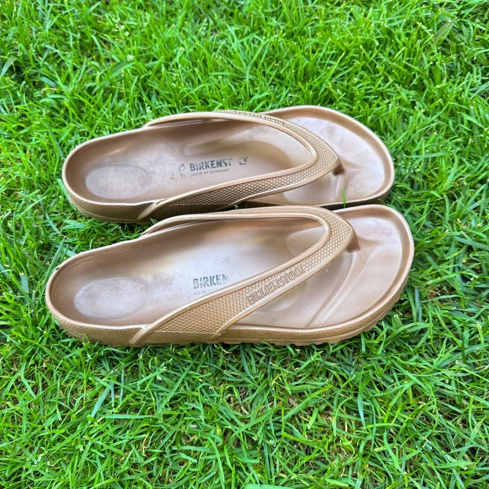 Birkenstock Honolulu Essentials EVA Sandals Mens US 6 Metallic Copper Flip Flops